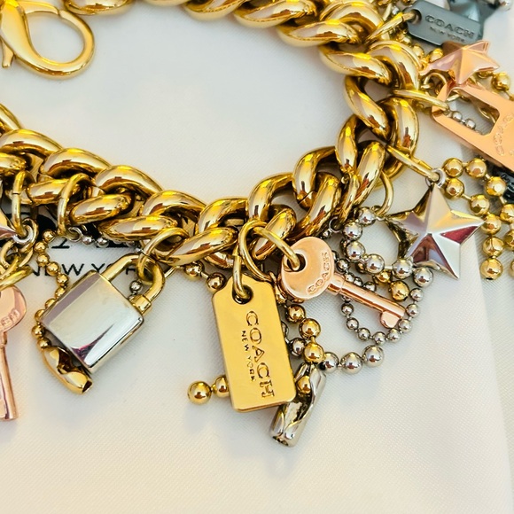💰SOLD💰NWOT VERY RARE Coach Charm Bracelet - Picture 3 of 12